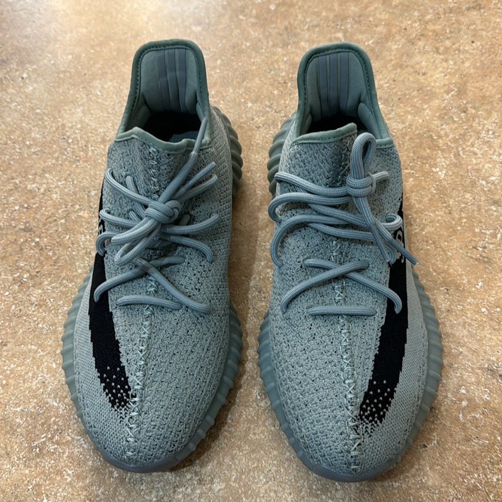 Yeezy Boost 350 V2